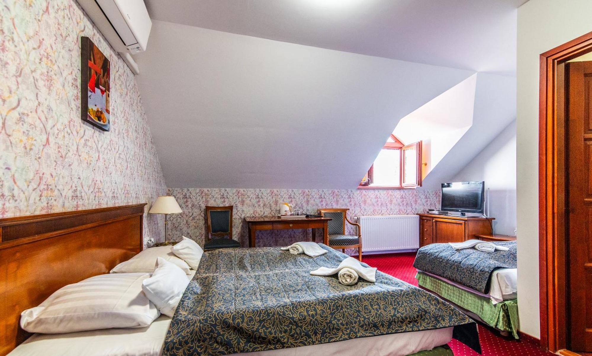 Borhotel Sziluett Farkasmaly Gyongyos Exterior photo
