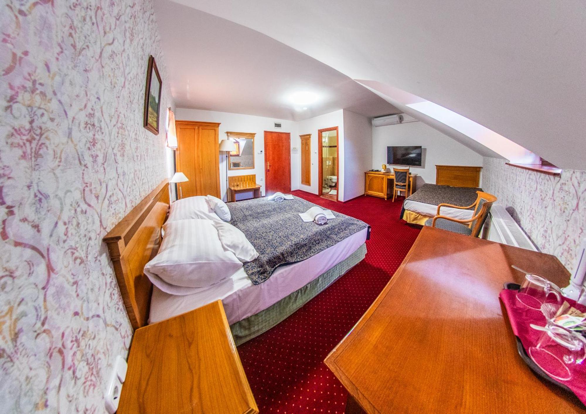 Borhotel Sziluett Farkasmaly Gyongyos Exterior photo
